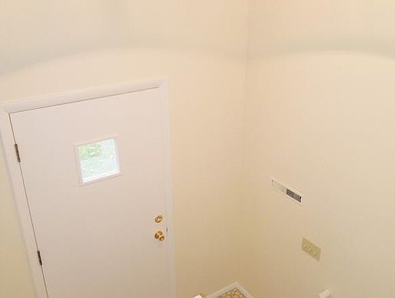 2nd image of 1271 Meadowbrook Blvd