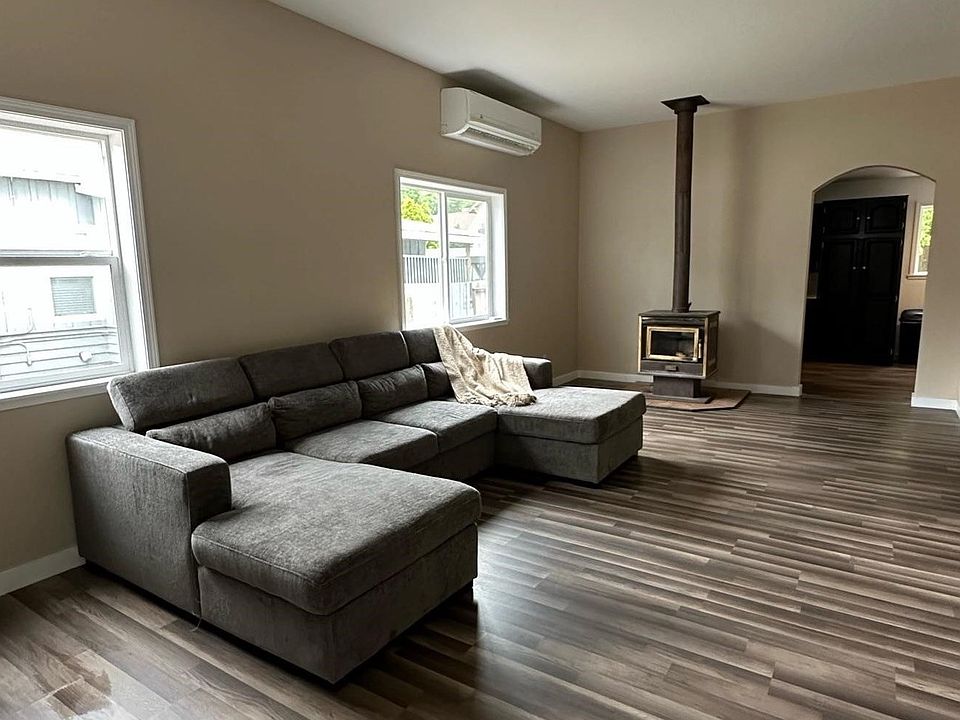 1st image of 190 Camino Ave