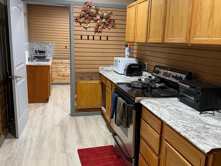 449 Stone Chimney Ct — Photo 11