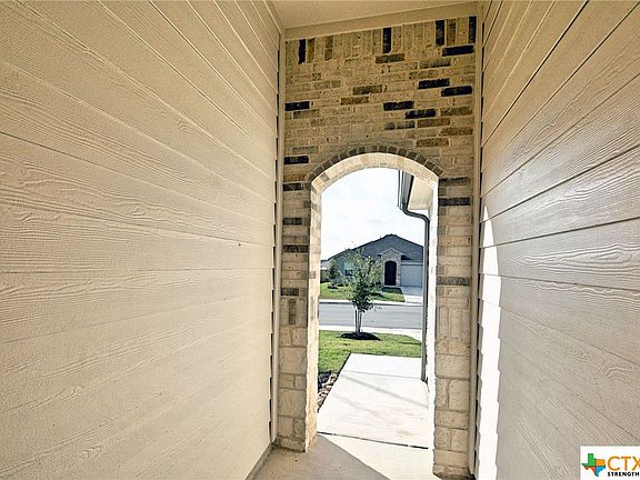 3rd image of 913 Gerardia Ct