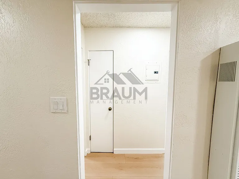 4636 LAUREL CANYON, LLC — Photo 11