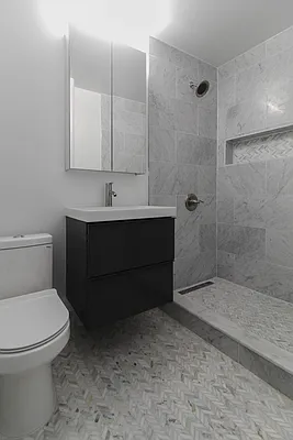 Rented by Maz Group NY | media 28