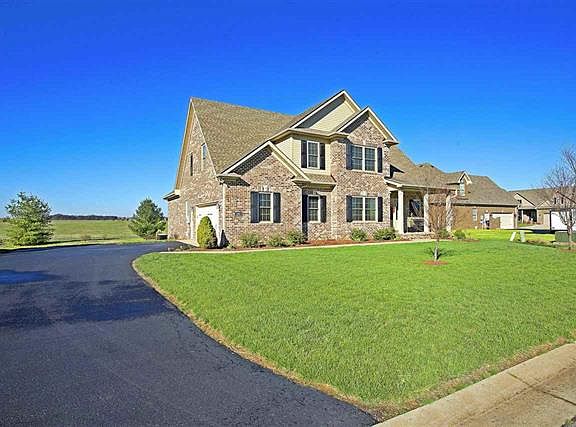 3rd image of 398 Roseberry Cir