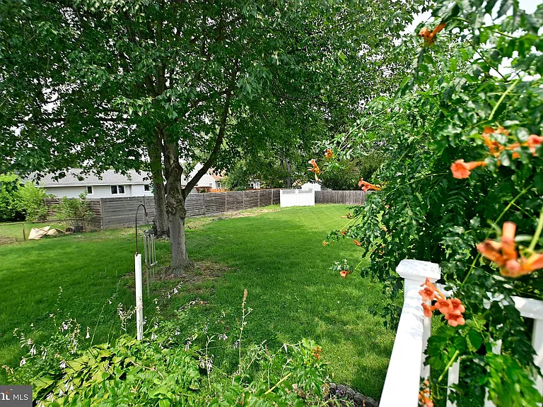 51 Macon Dr — Photo 25
