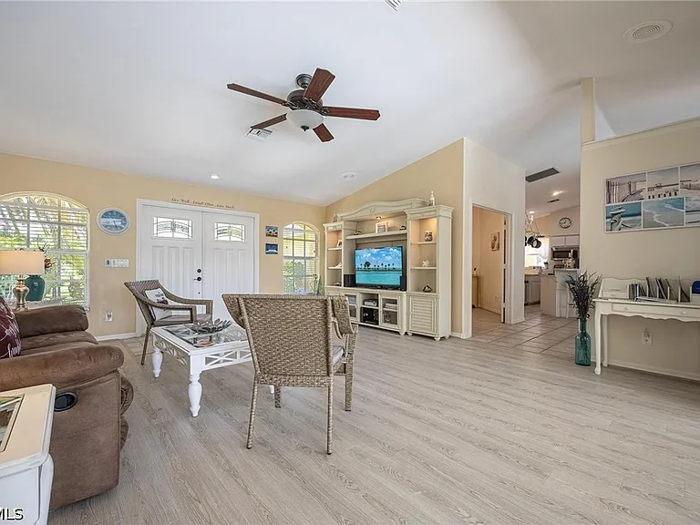 4123 SW 26th Pl — Photo 18