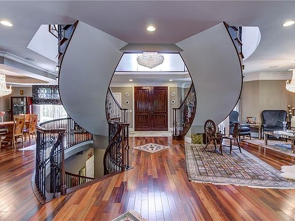 5th image of 1545 Adelaide Ct