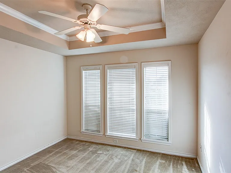 113 Karten Ln — Photo 16