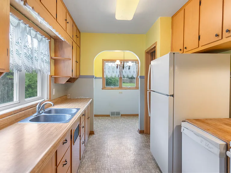 3310 Rownd St — Photo 3