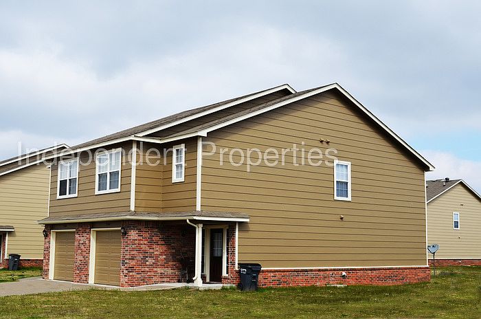 1st image of 3503 E Fairmont St