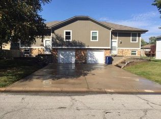 1202 SE 3rd Ter APT B, Lees Summit, MO 64063