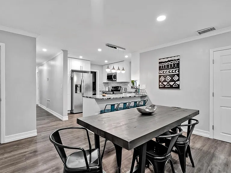 6860 Tyler St — Photo 4