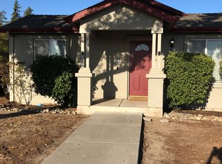403 S 6th Ave, Oakdale, CA 95361