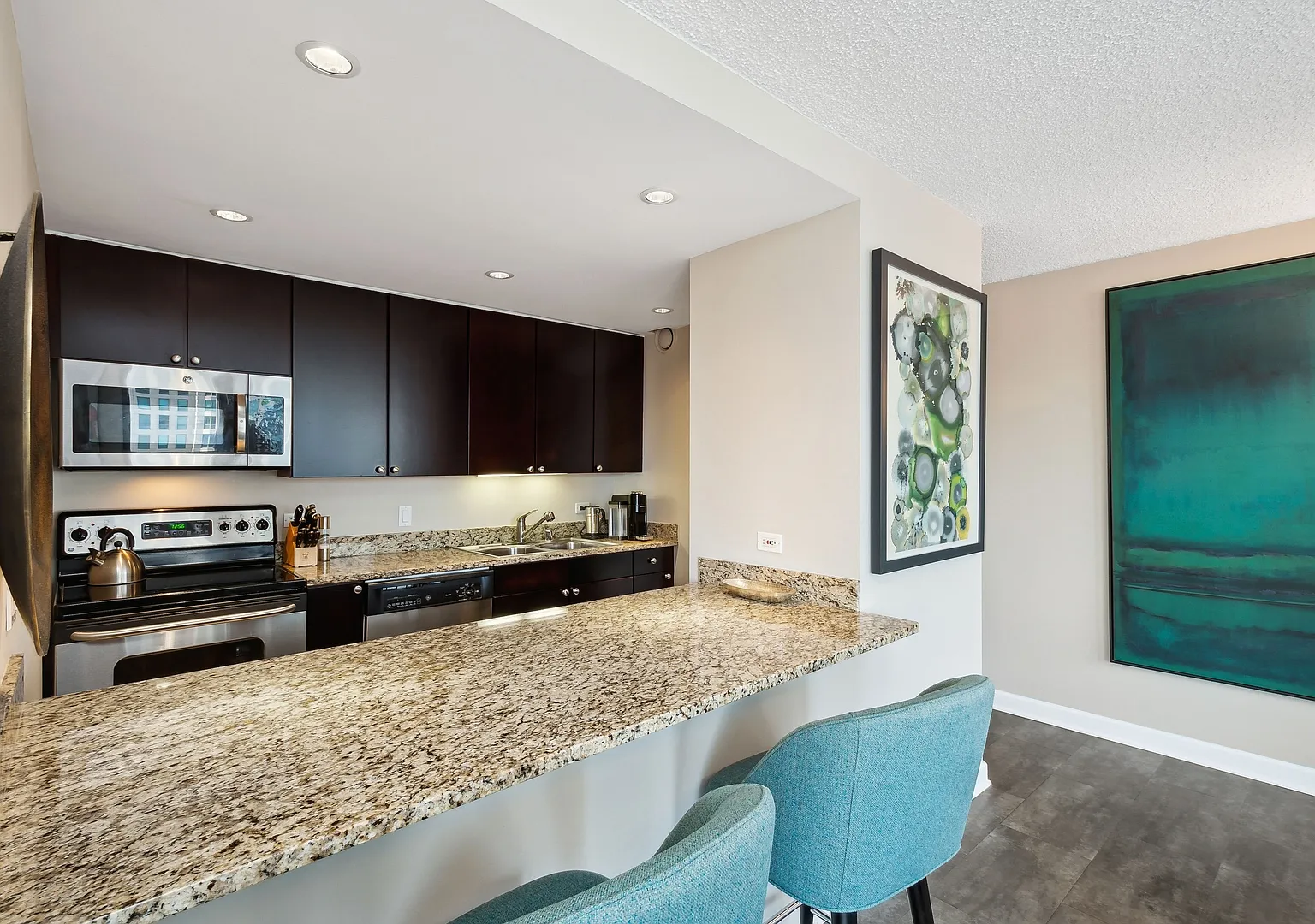 2 bed, $3,500 — Photo 2