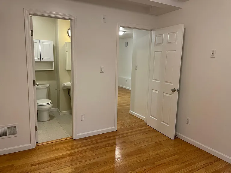 1494 Jackson St — Photo 15