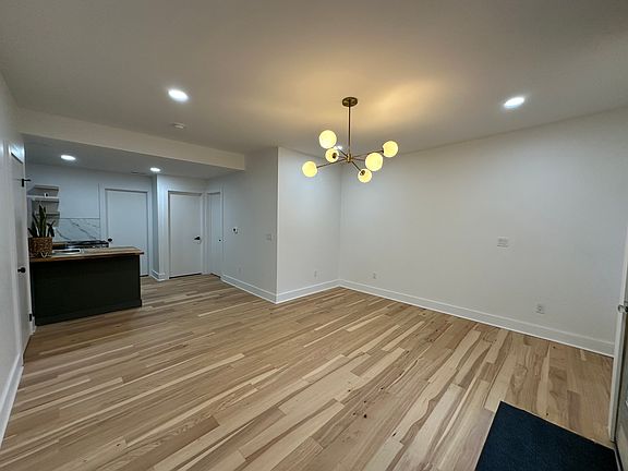 3rd image of 514 Connecticut St #1