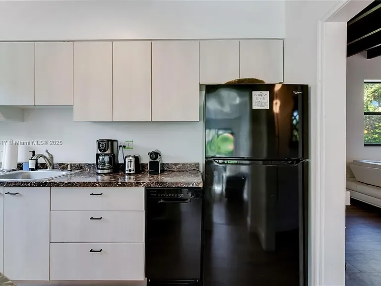 11534 NE 13th Ave — Photo 11