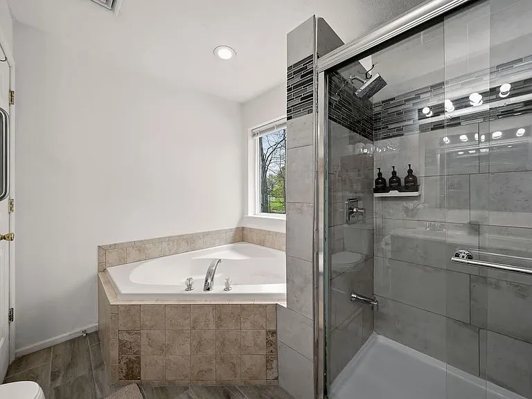 6000 Boardwalk Dr — Photo 13