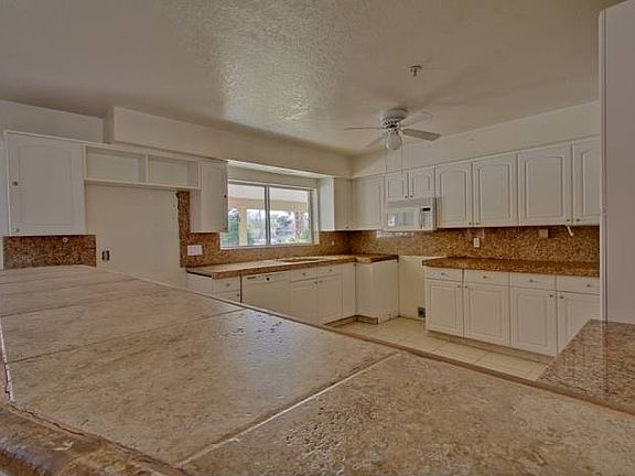 4th image of 2101 E Everett Dr