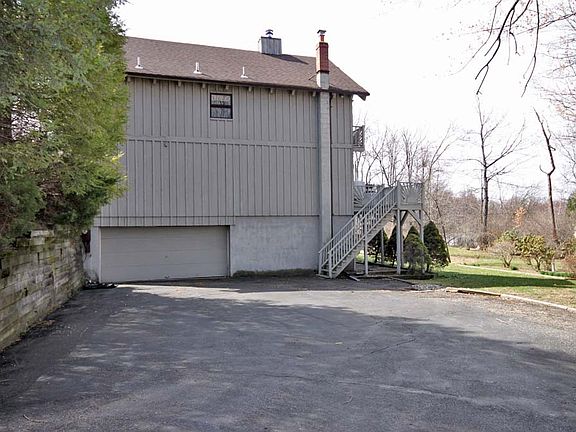 5th image of 271 Lakeview Dr
