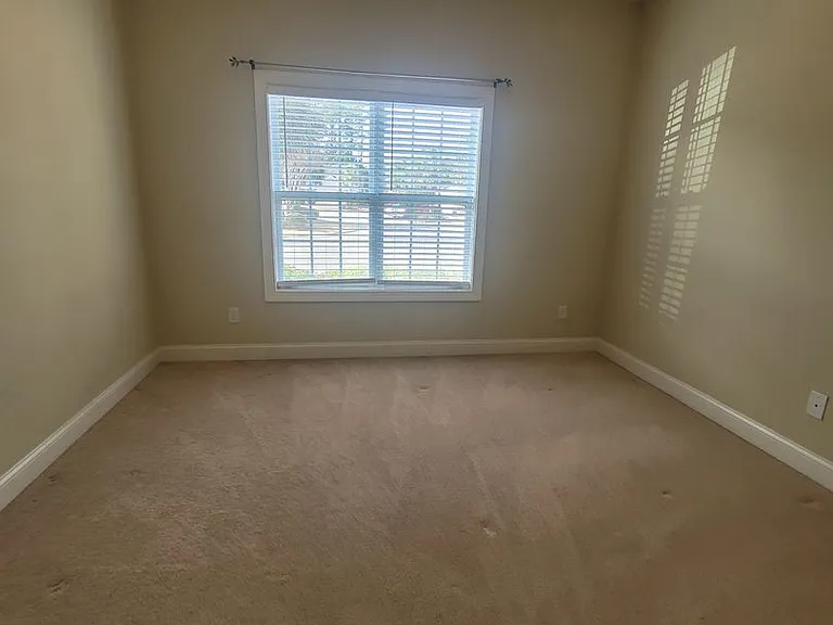 1131 Shellbank Ln — Photo 15