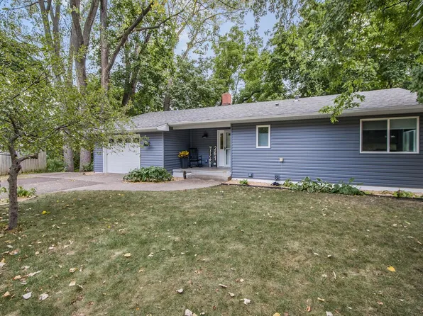 261 6th St S, Bayport, MN 55003