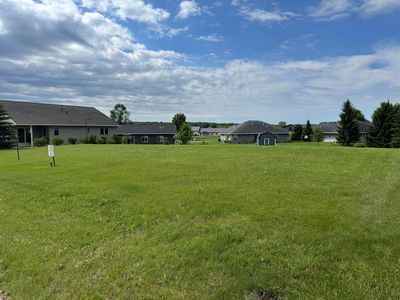 636 W River Dr, New London, MN, 56273
