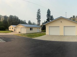 39 Peacock Ln, Manson, WA 98831