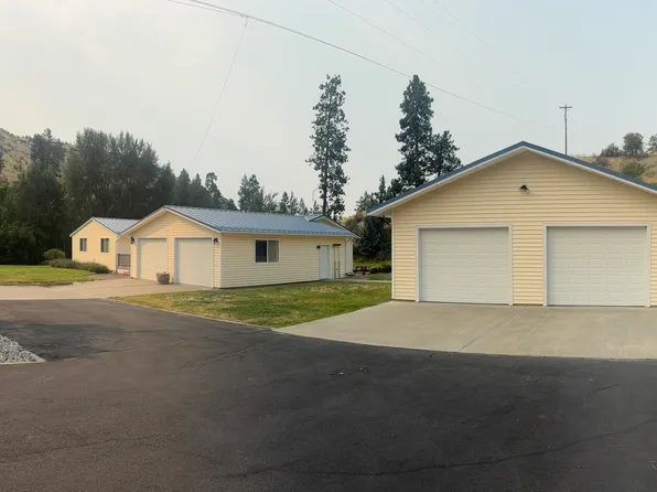 39 Peacock Ln, Manson, WA 98831