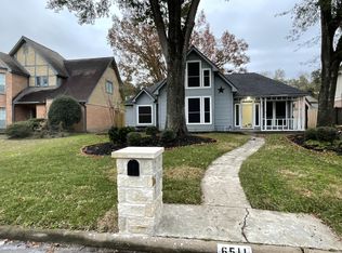 6511 Castle Lane Dr, Houston, TX 77066
