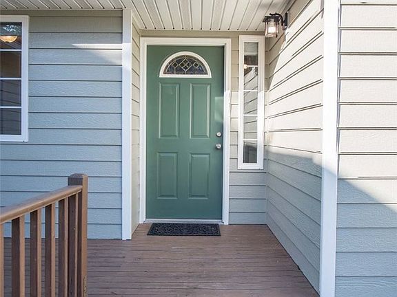 2nd image of 1049 Diane Ave