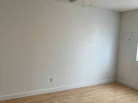 3rd image of 3815 20th Ave