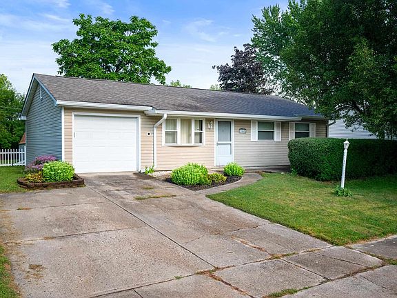 2nd image of 2005 S Victoria Dr