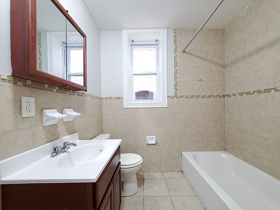 4th image of 92 Highland Ave #22E