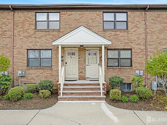 2nd image of 706 Sharon Garden Ct