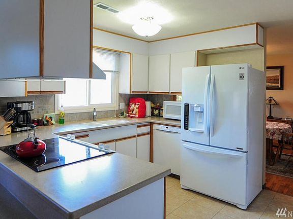 3rd image of 170 S Kent Pl