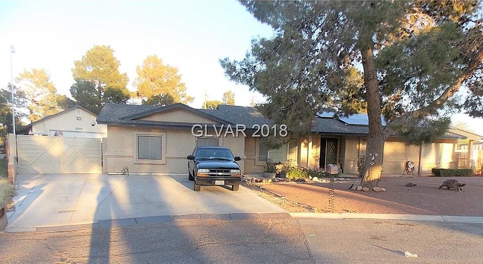 1st image of 3020 Woods Dr