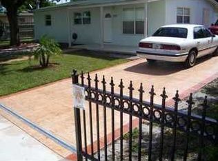 1020 NE 214th St, Miami, FL 33179