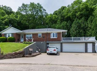 14354 Burtons Furnace Rd, Durango, IA 52039