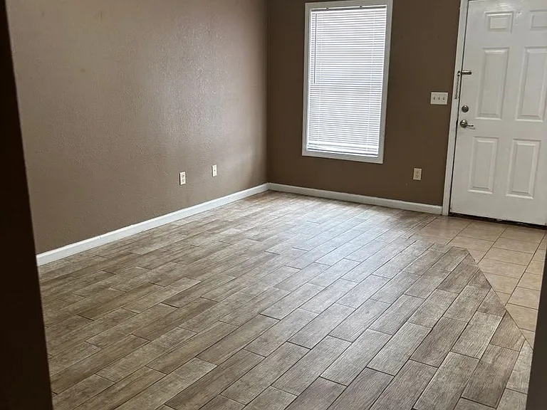 1603 Latourette Ln — Photo 3