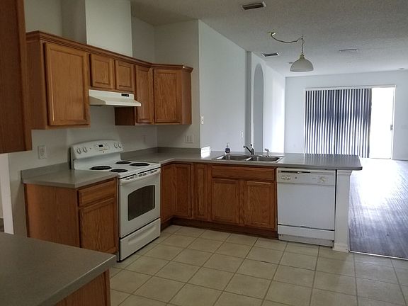 4th image of 10521 Beneva Dr