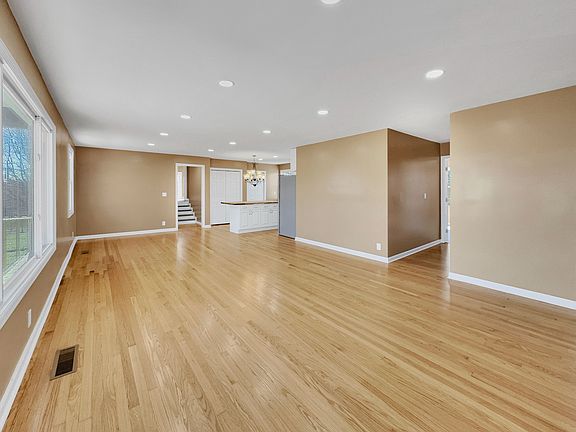5th image of 2605 Cooper Ln