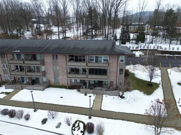 201 Evergreen St APT 2-2B, Vestal, NY 13850