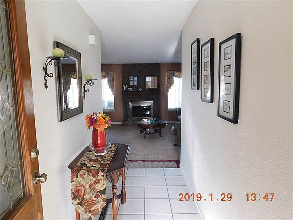 3rd image of 824 Birchwood Dr