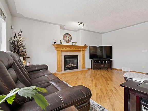 4th image of 115 N Cove Cres