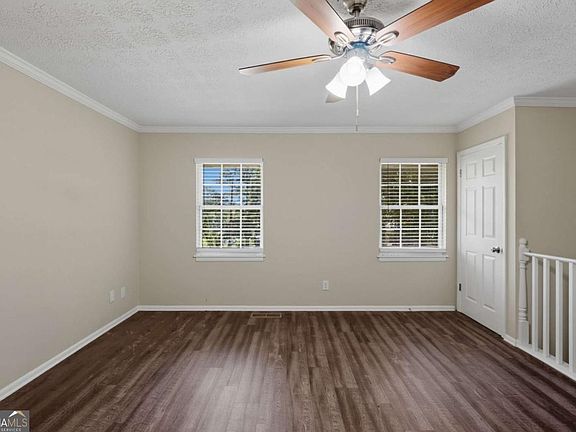 4th image of 2852 Port Royal Ln