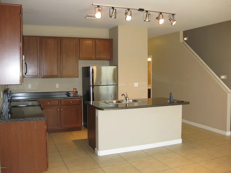 1115 E Cedar St — Photo 4