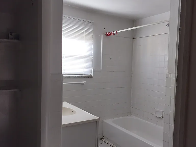 1837 Daly St — Photo 4