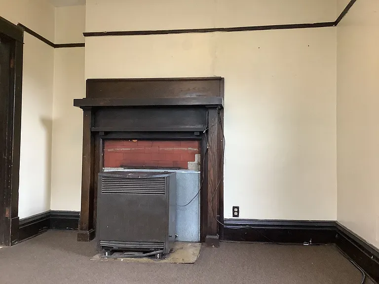 501-503 McLane Ave — Photo 2