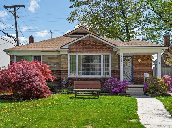24730 Ridgedale St, Oak Park, MI 48237