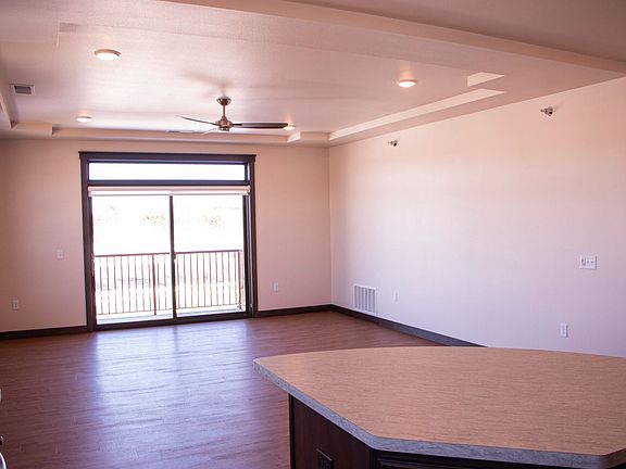 5th image of 3501 Gateway Dr #103